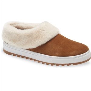 Blondo slip on waterproof sneaker